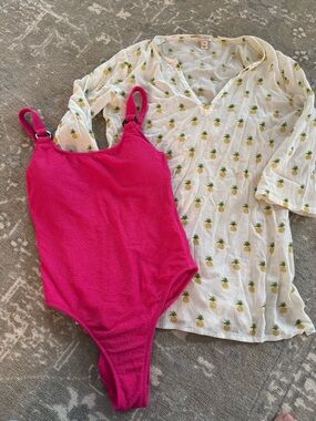 Target Hot Pink Textured Swimsuit NWOT with Pineapple-Print Coverup